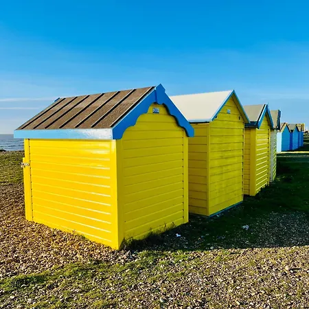 The Beach Retreat - A Bijou Seaside Maisonette Rustington Exterior photo